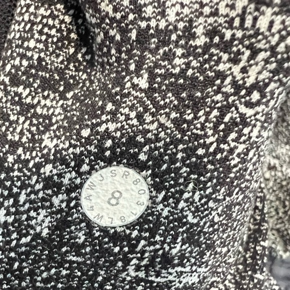 Lululemon Define Luon Black Knit Heathered Size 8 - Picture 7 of 8
